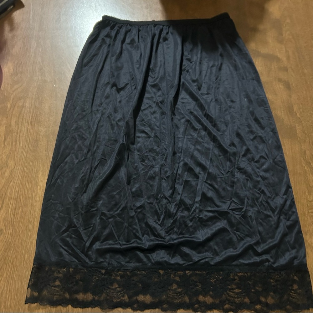 Vintage black half slip M - Picture 2 of 2